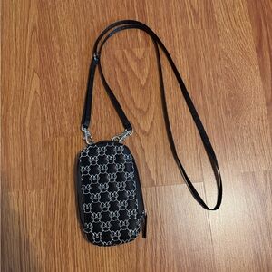 Disney Parks D-Tech Minnie Mouse Black Embroidered Phone Pouch Shoulder Purse